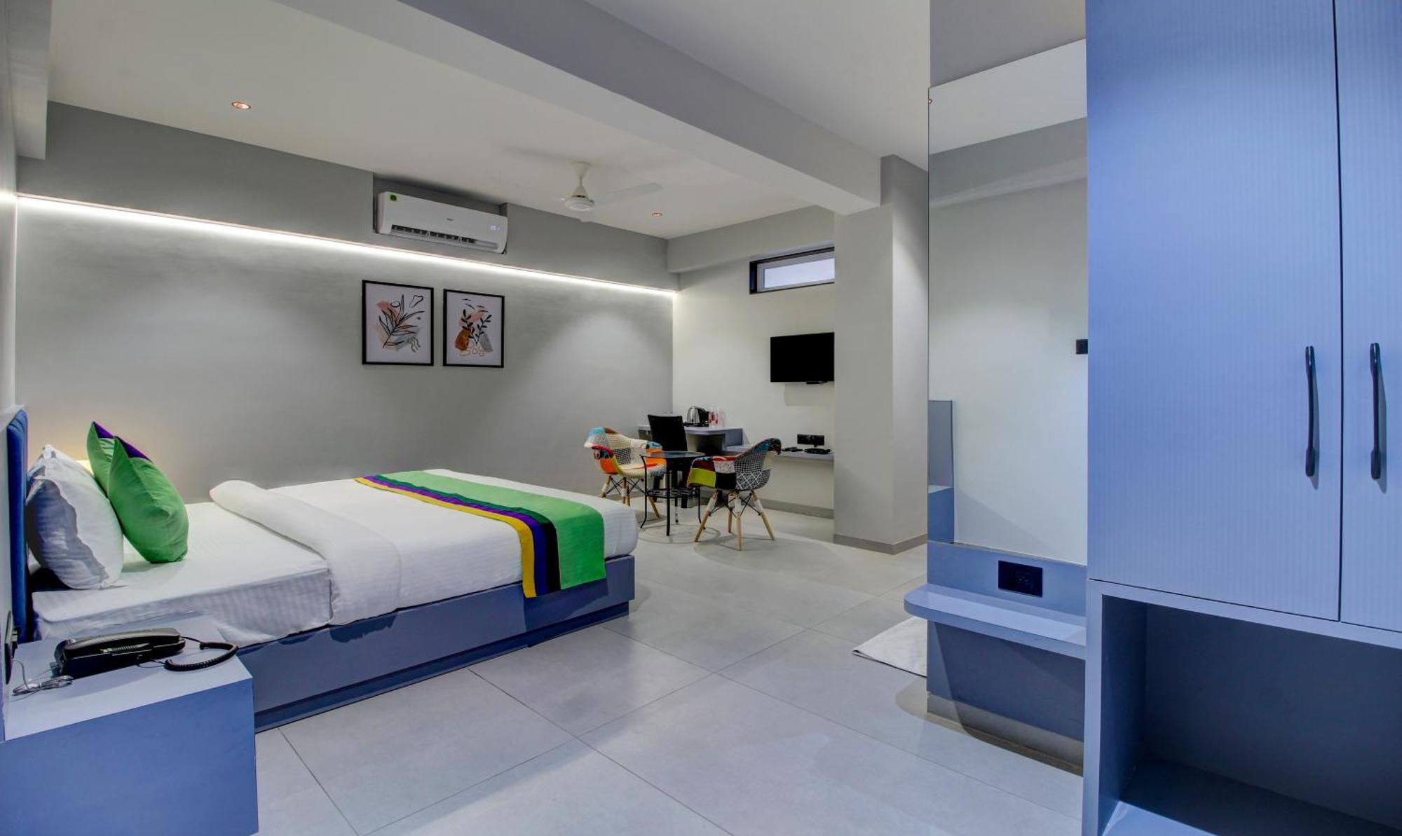 Comfort Inn Baner- Indian Nationals Only 푸네 외부 사진
